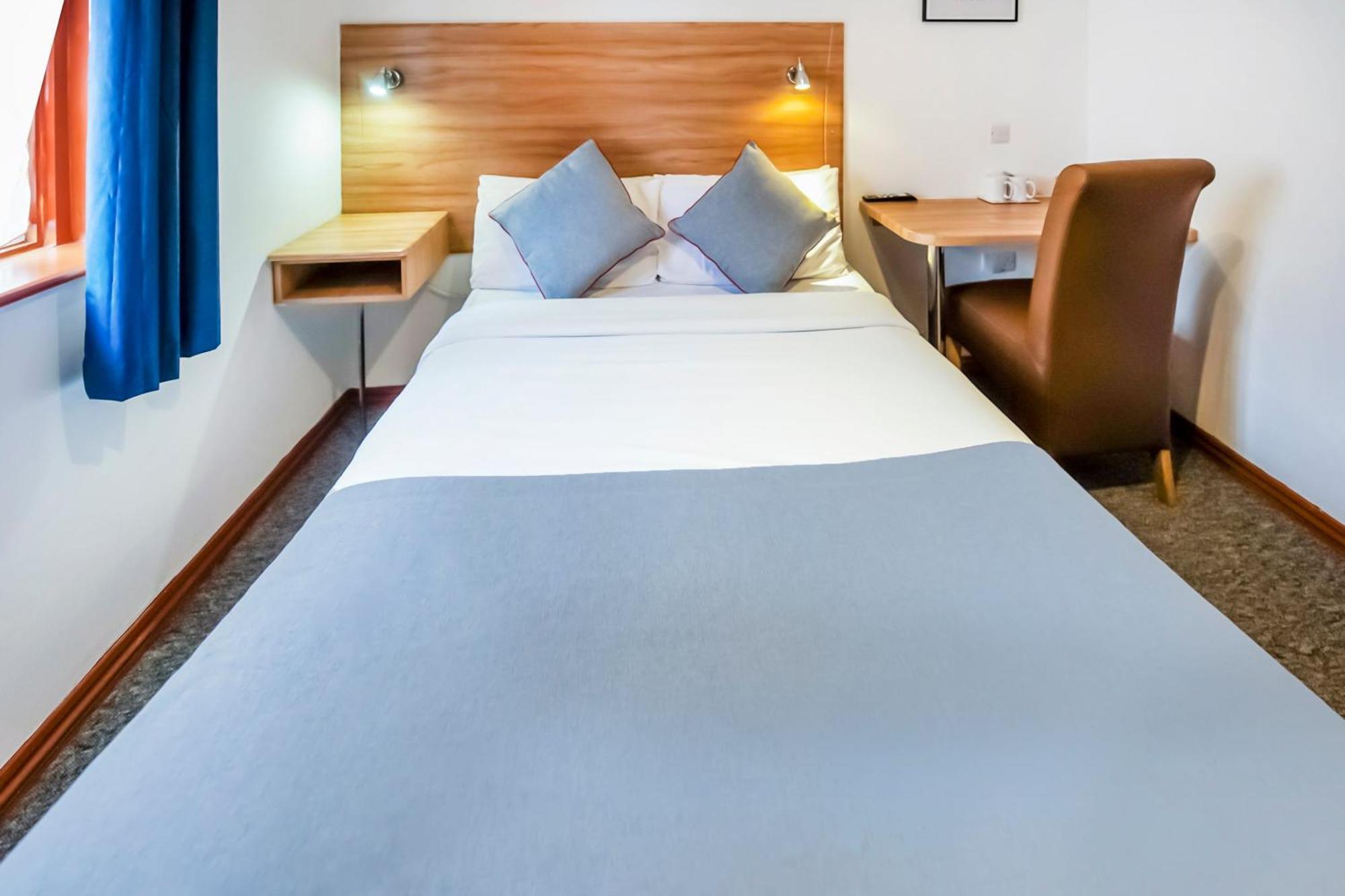โอโย อะรินซา โฮเต็ล Hotel อิลฟอร์ด ภายนอก รูปภาพ